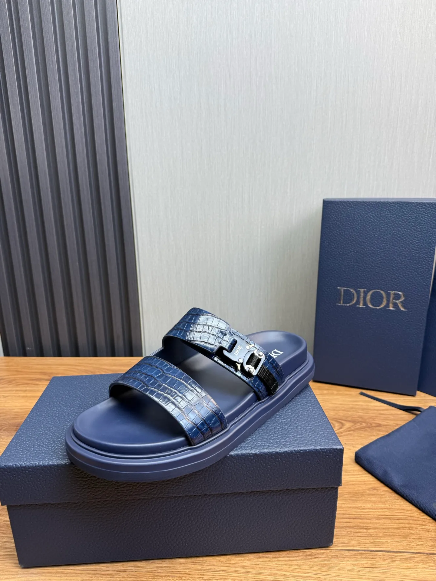 Men's shoes 300💰 Dior. Men's slippers🩴 Official website 1:1 production 38-45 size 45 46 🉑️Customized original material shipped✅